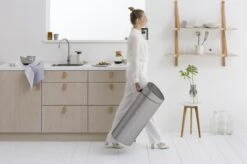 Brabantia Touch Bin Prullenbak - 40 L - Matt Steel Fingerprint Proof -Beste Woninginrichting Winkel 1200x799 12