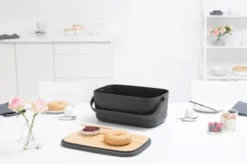 Brabantia Nic Broodtrommel - Met Bamboe Deksel - Dark Grey -Beste Woninginrichting Winkel 1200x799 4