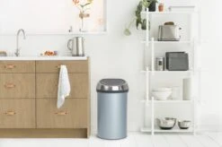 Brabantia Touch Bin Prullenbak - 60 L - Metallic Mint / Matt Steel Fingerprint Proof Deksel -Beste Woninginrichting Winkel 1200x799 6