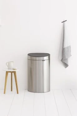 Brabantia Touch Bin Prullenbak - 40 L - Matt Steel Fingerprint Proof -Beste Woninginrichting Winkel 800x1200 11